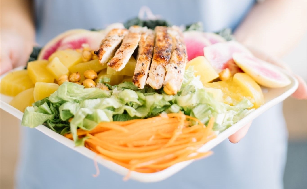 Vibrant Spring Salad with Roasted Chickpeas and Grilled Turkey Breast