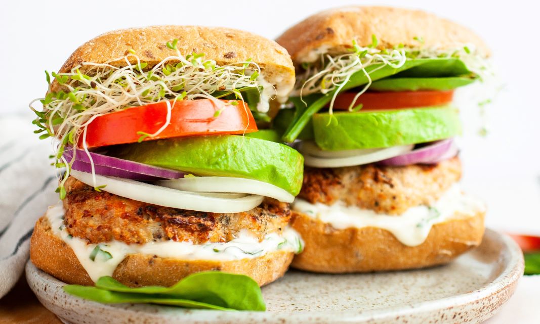 Healthy Grilled Turkey Burgers with Quick Lemon Garlic Basil Aioli