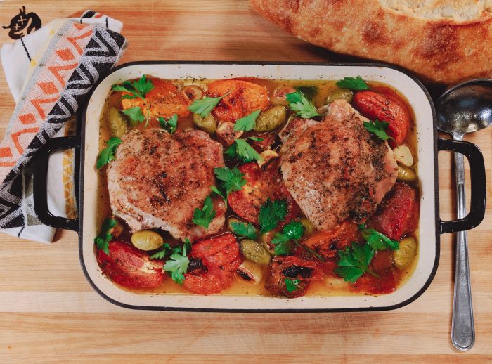 Cuisses de dindon mijotées avec tomates, olives et ail