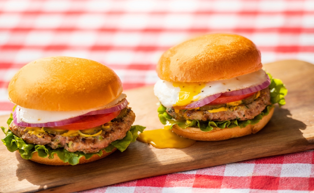 Graham DeLaet’s Grilled Turkey Smashburgers