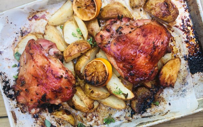 Cuisses de dinde au citron et pommes de terre rôties au four