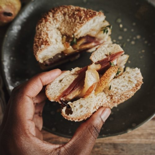 Turkey Bacon Sandwiches with Honey, Thyme & Aged Cheddar on Sesame Bagels