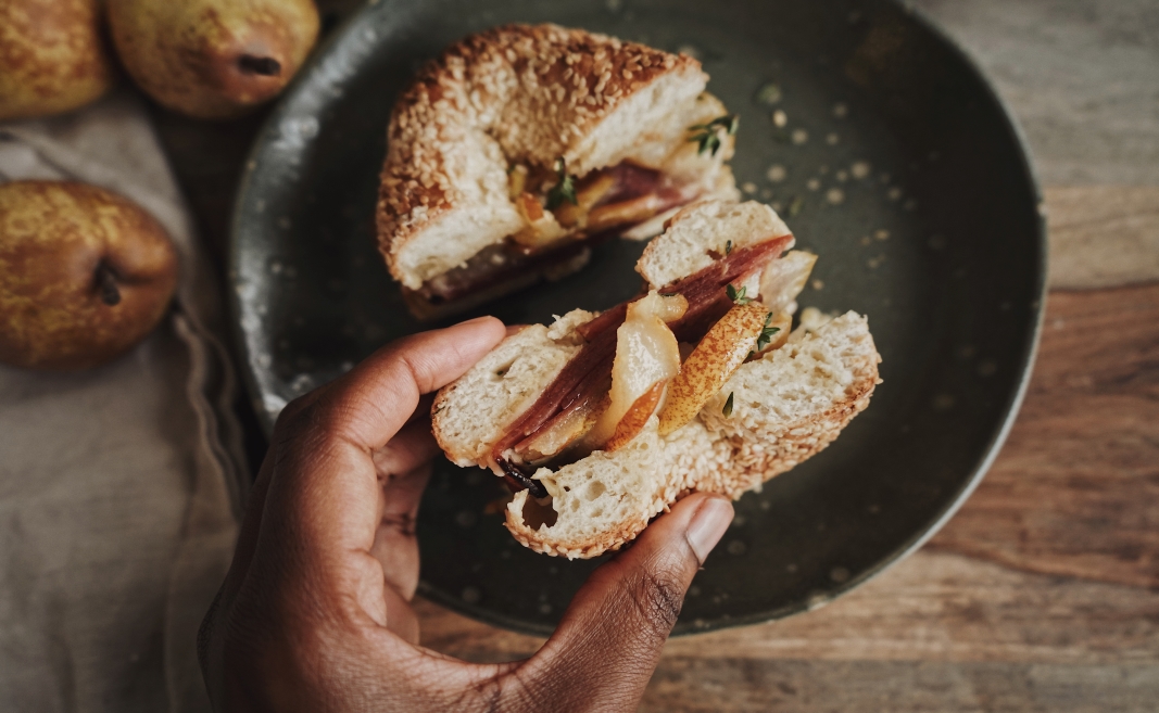 Turkey Bacon Sandwiches with Honey, Thyme & Aged Cheddar on Sesame Bagels