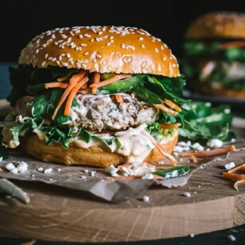 Turkey Burgers with Jalapeno Sriracha Mayo, Pickled Carrots & Cilantro