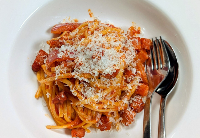 Spaghetti All’Amatriciana with Turkey Ham